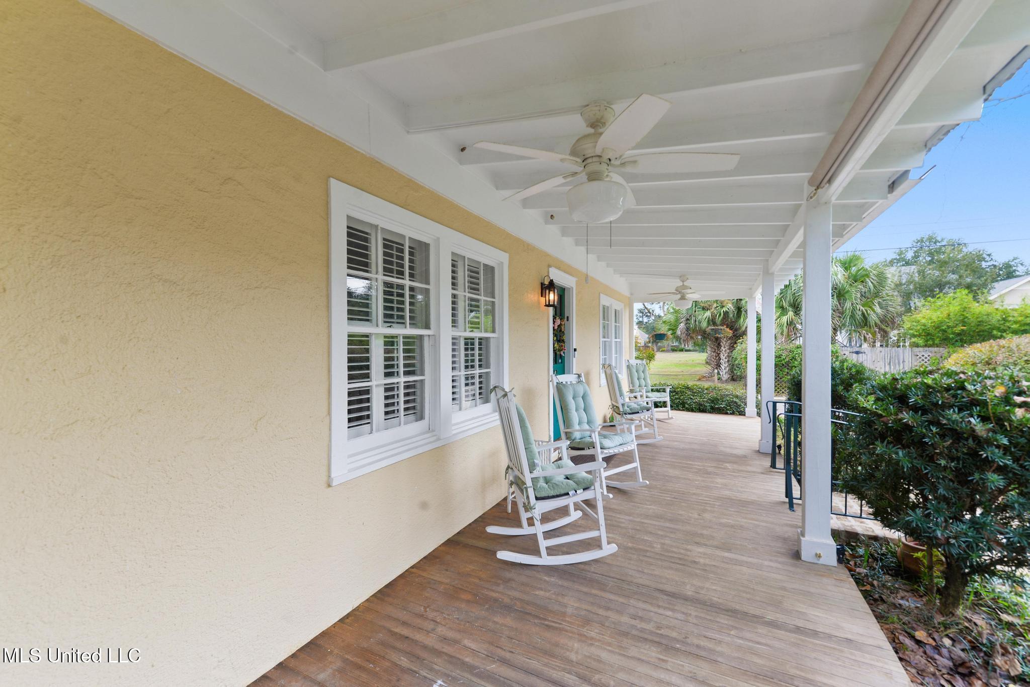 321 State Street Bay St. Louis, MS 39520 - Photo 3 of 32 003