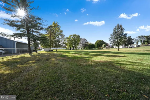 a picture of a bench