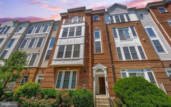 $499,999 | 2337 Brookmoor Lane, Woodbridge, VA 22191