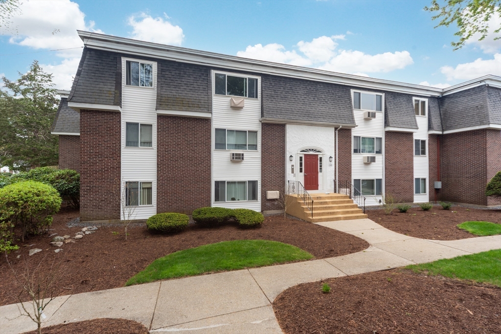 44 Will Drive, Unit 58 Canton, MA 02021 - Photo 3 of 34