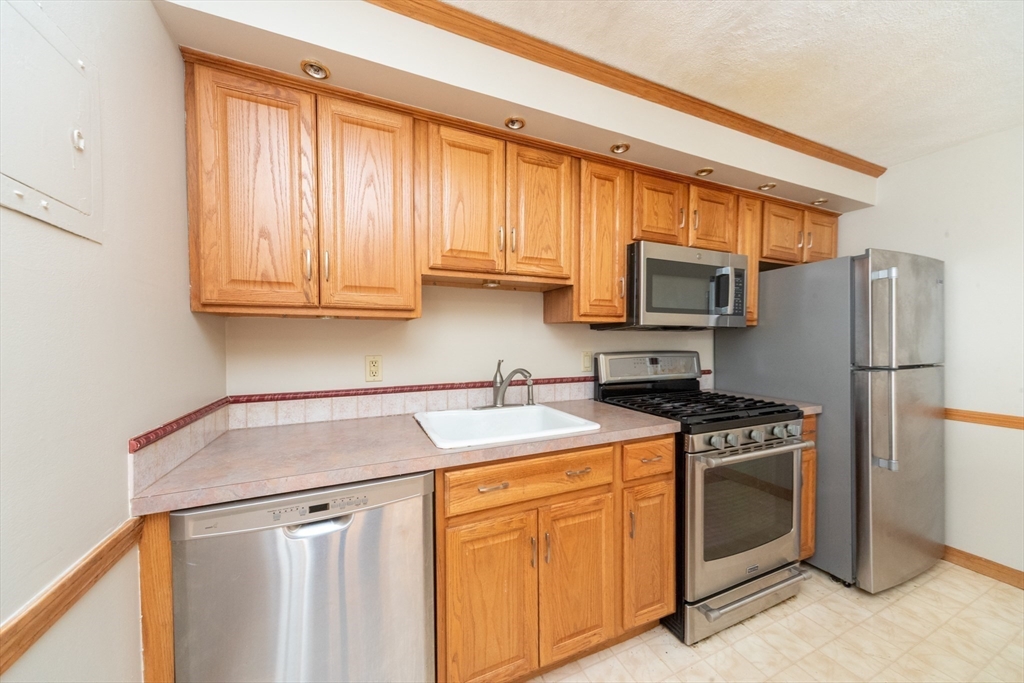 44 Will Drive, Unit 58 Canton, MA 02021 - Photo 5 of 34