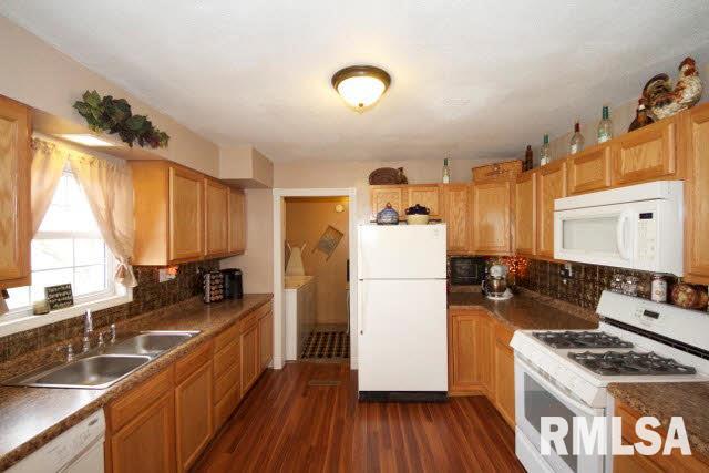 2119 Bethel Road Vergennes, IL 62994 - Photo 8 of 34