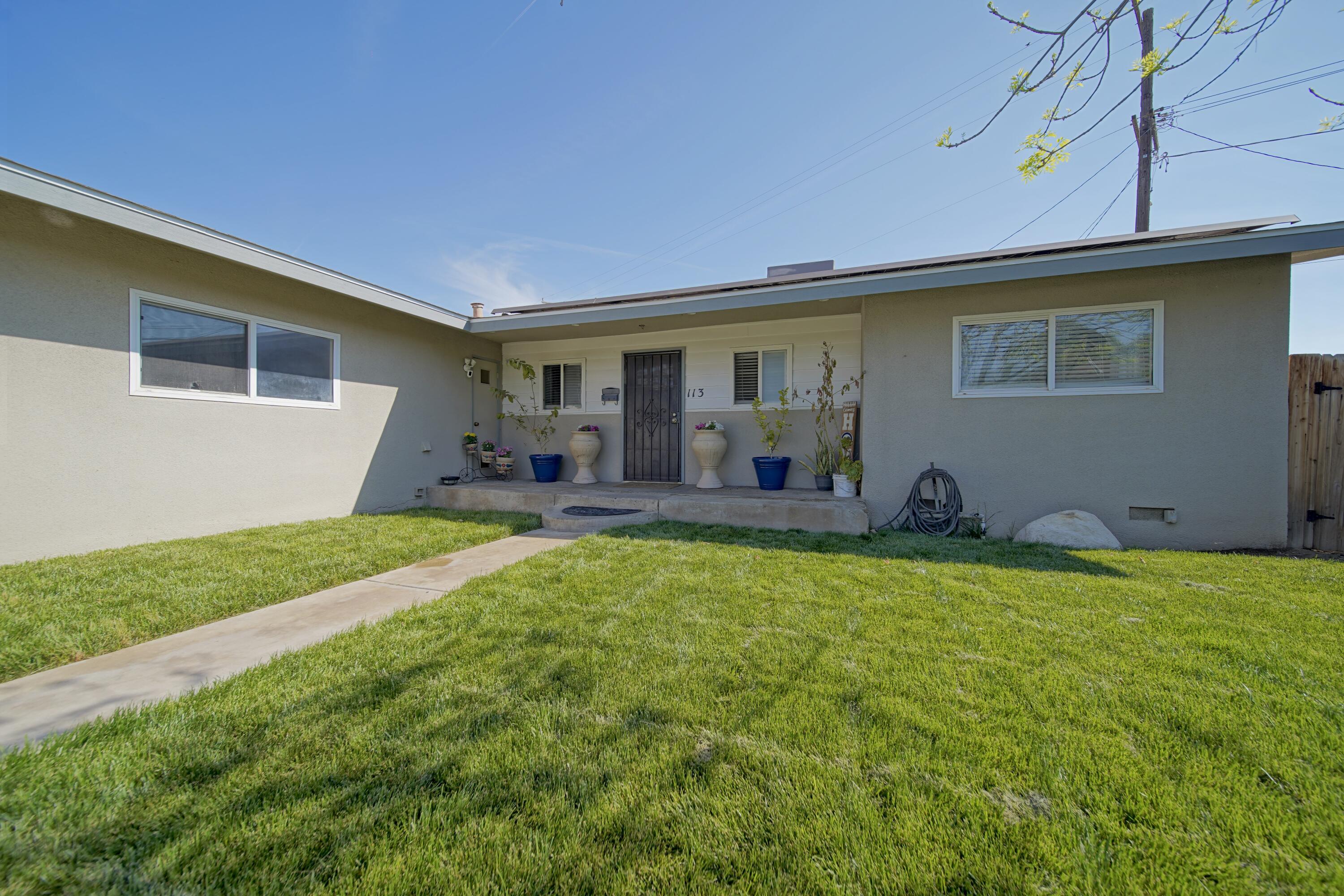 113 Bryant Court Exeter, CA 93221 - Photo 2 of 41 113 Bryant Ct 45