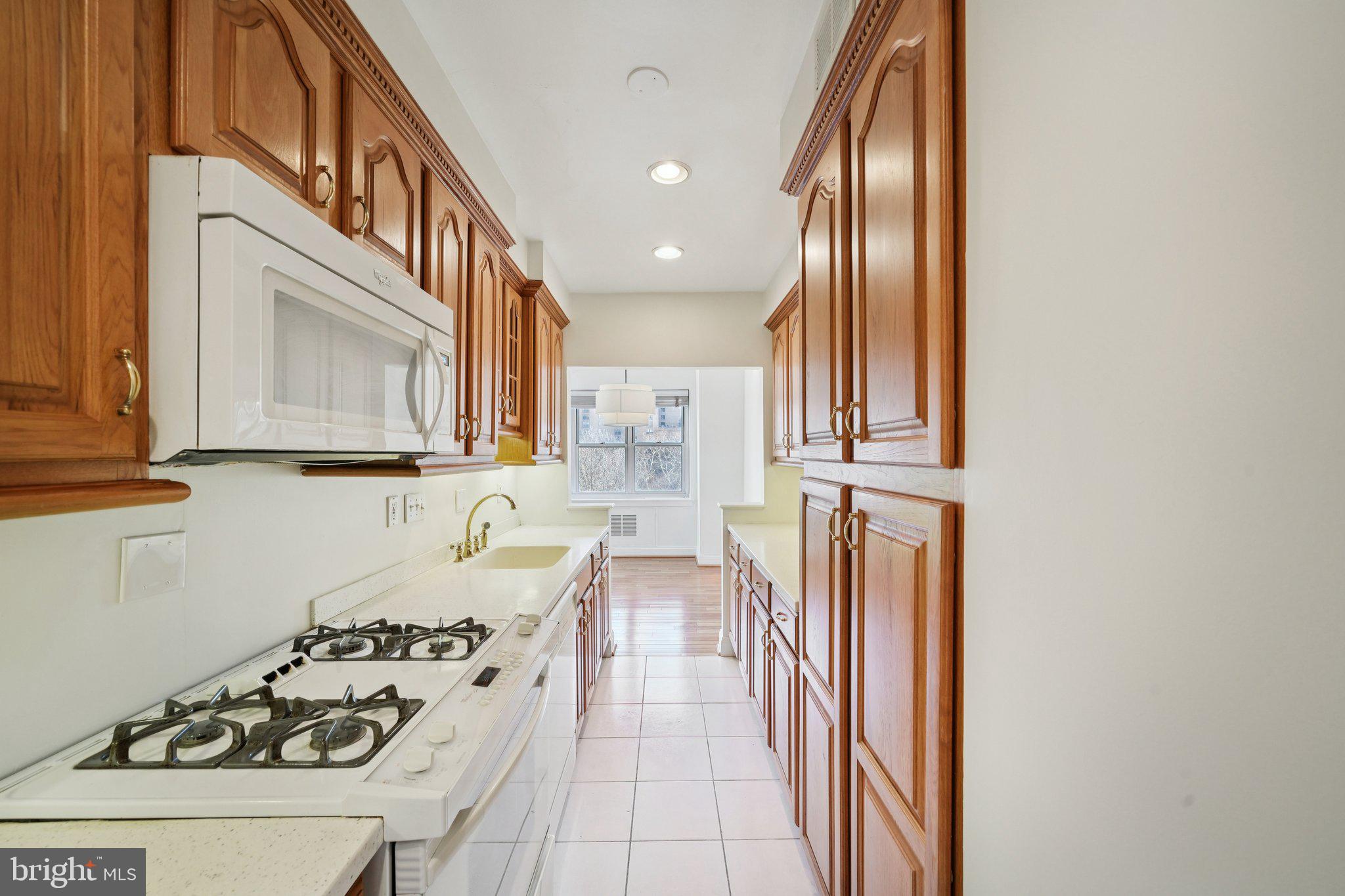 220 West Rittenhouse Square, Unit 8B Philadelphia, PA 19103 - Photo 14 of 31