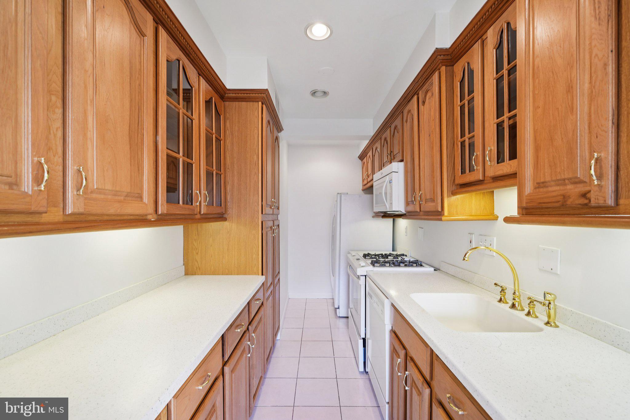 220 West Rittenhouse Square, Unit 8B Philadelphia, PA 19103 - Photo 15 of 31