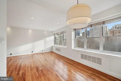 $520,000 | 220 West Rittenhouse Square, Unit 8B, Philadelphia, PA 19103