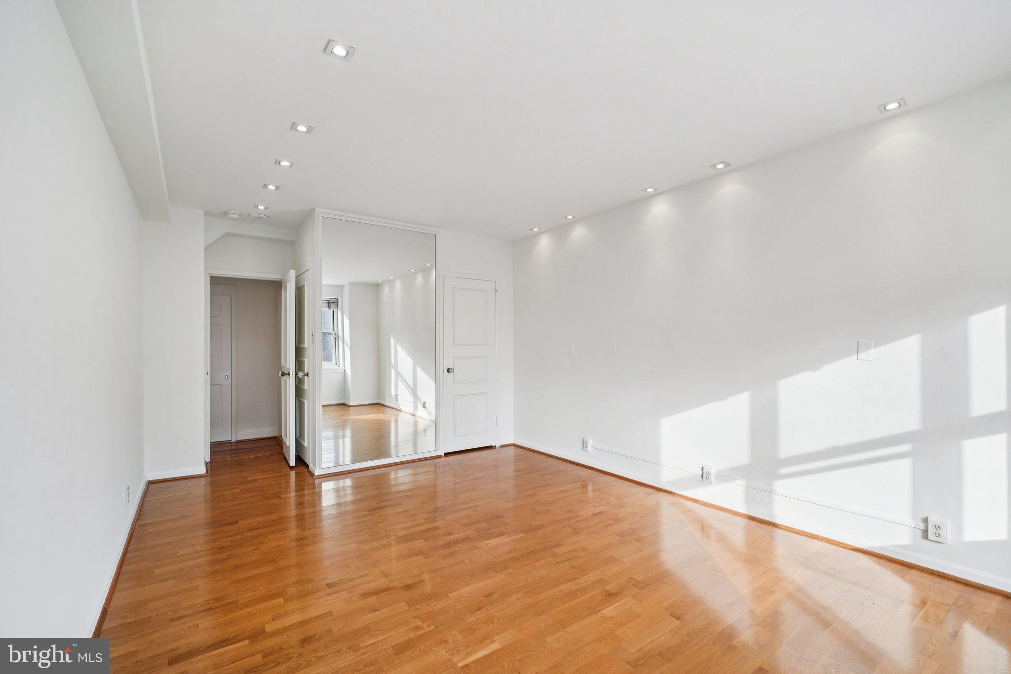 220 West Rittenhouse Square, Unit 8B Philadelphia, PA 19103 - Photo 21 of 31