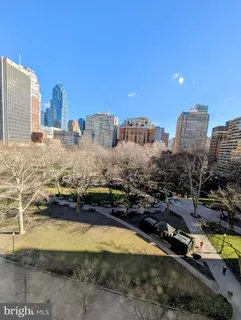 $520,000 | 220 West Rittenhouse Square, Unit 8B, Philadelphia, PA 19103