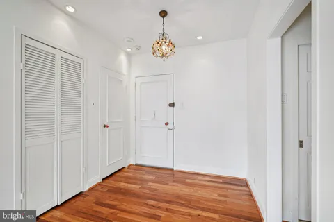 $520,000 | 220 West Rittenhouse Square, Unit 8B, Philadelphia, PA 19103