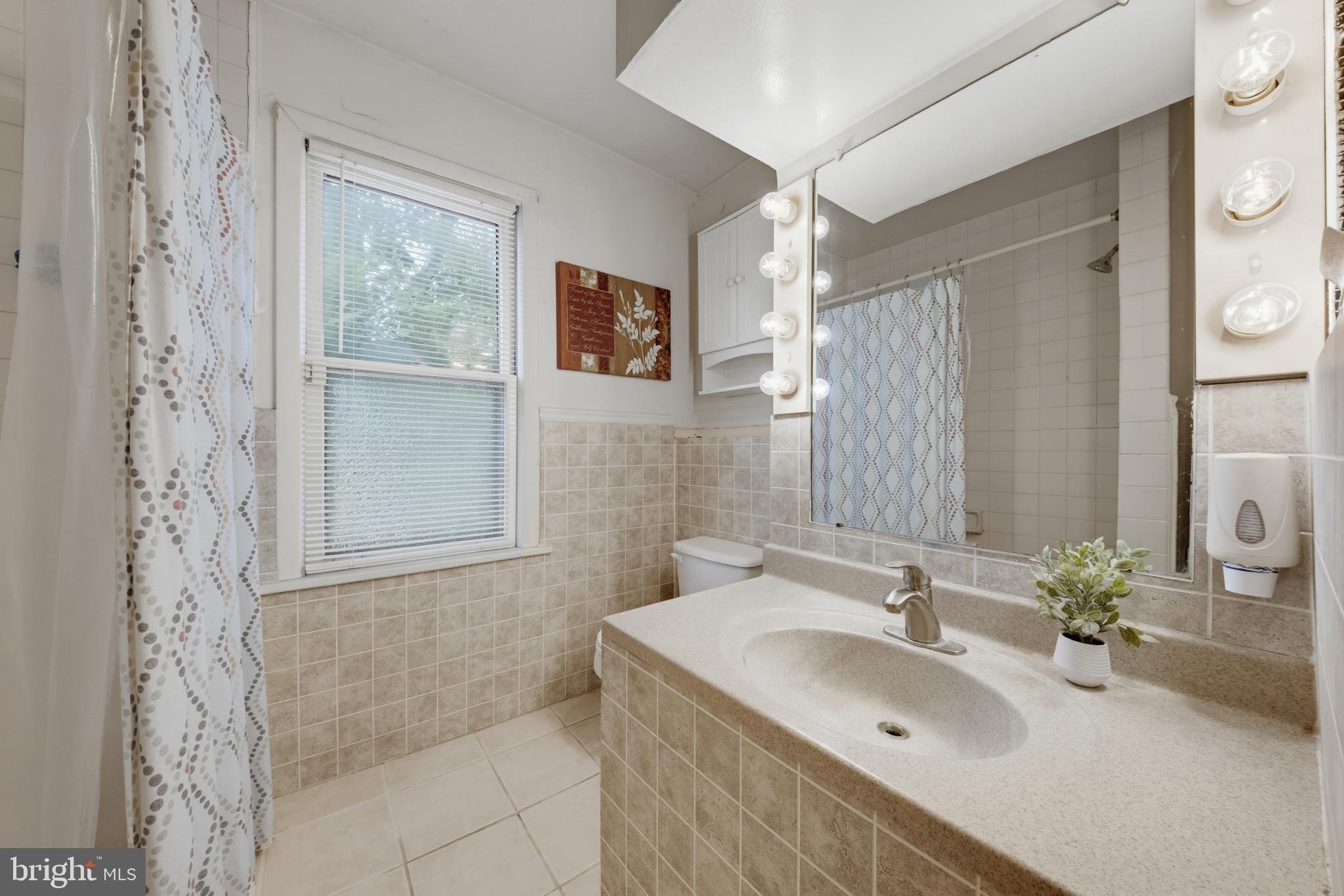 15 Grove Street Haddonfield, NJ 08033 - Photo 9 of 14 Main Bathroom