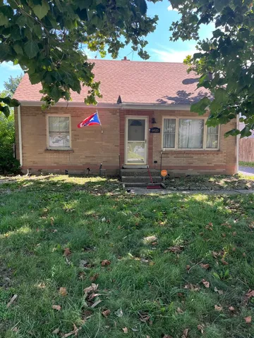 $279,900 | 6825 La Porte Court, Bridgeview, IL 60455