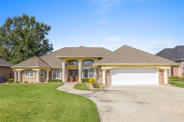 $445,000 | 4012 Woodcrest Lane, Lake Charles, LA 70605