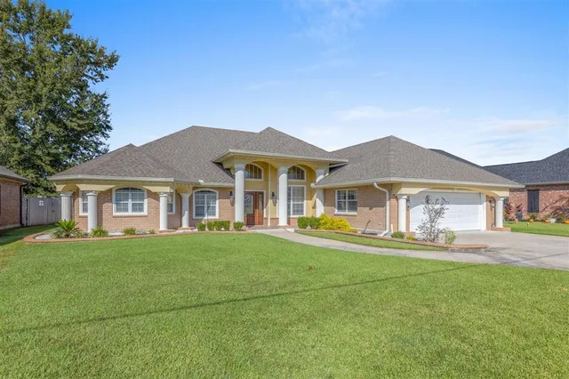 $445,000 | 4012 Woodcrest Lane, Lake Charles, LA 70605