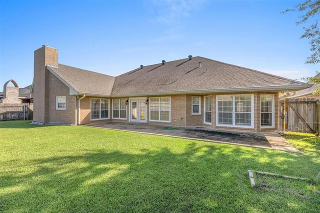 $445,000 | 4012 Woodcrest Lane, Lake Charles, LA 70605