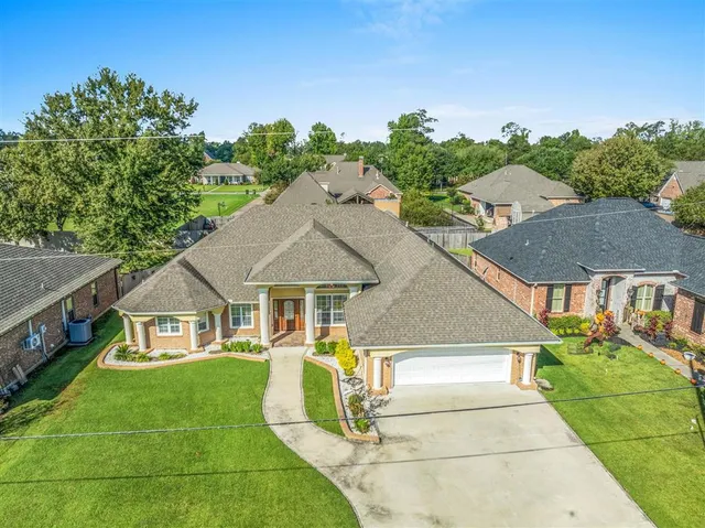 $445,000 | 4012 Woodcrest Lane, Lake Charles, LA 70605