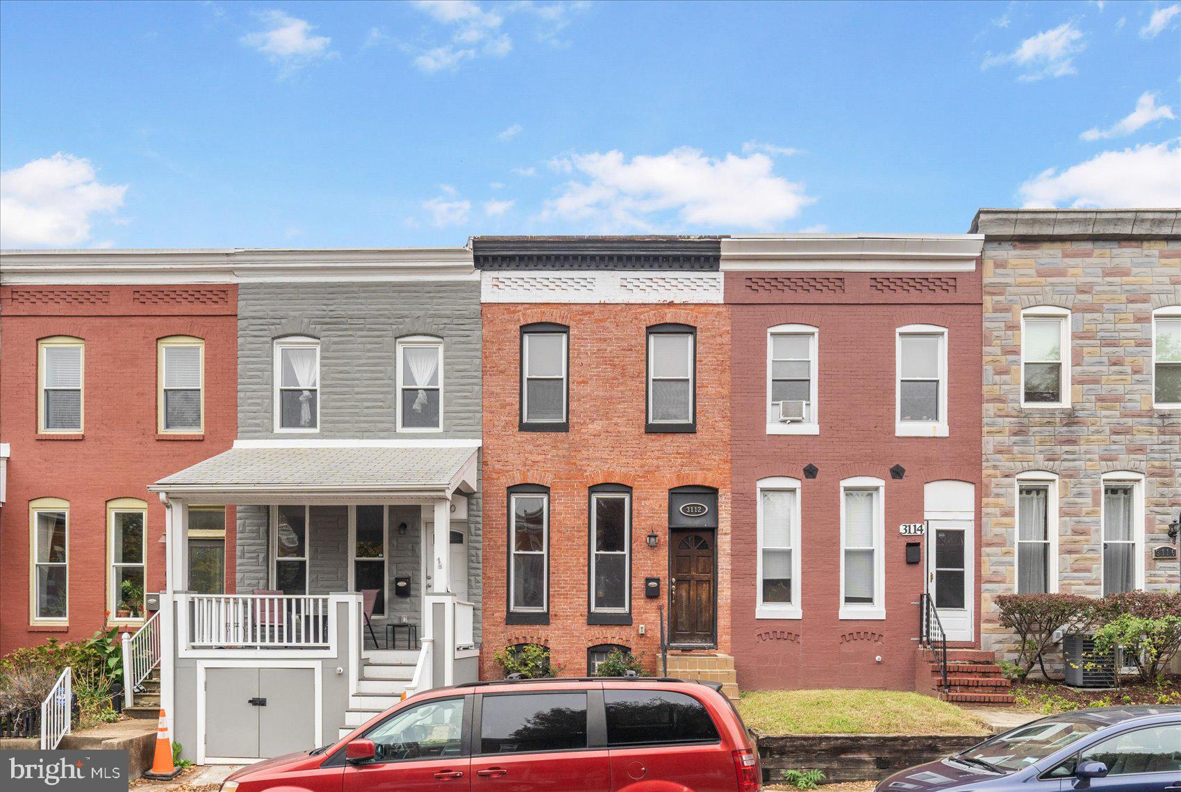 3112 Keswick Road Baltimore, MD 21211 - Photo 2 of 48 Walking distance to "The Avenue" & 34th St. Lights