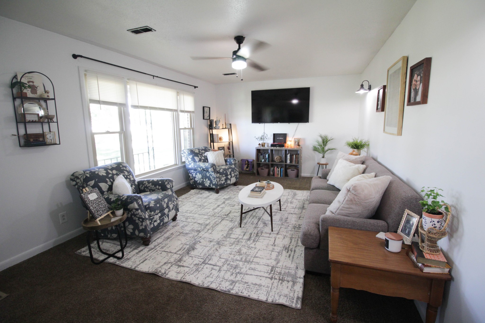 18 Elora Road Flintville, TN 37335 - Photo 2 of 11 a living room with furniture and a flat screen tv