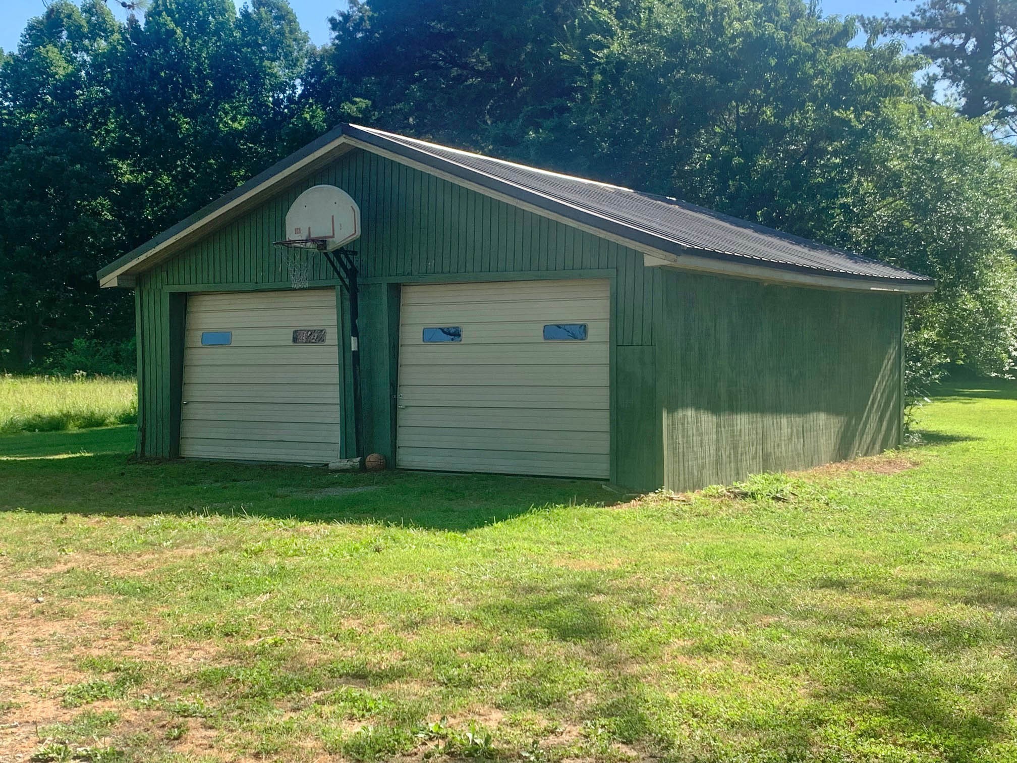 18 Elora Road Flintville, TN 37335 - Photo 8 of 11 a backyard of a house