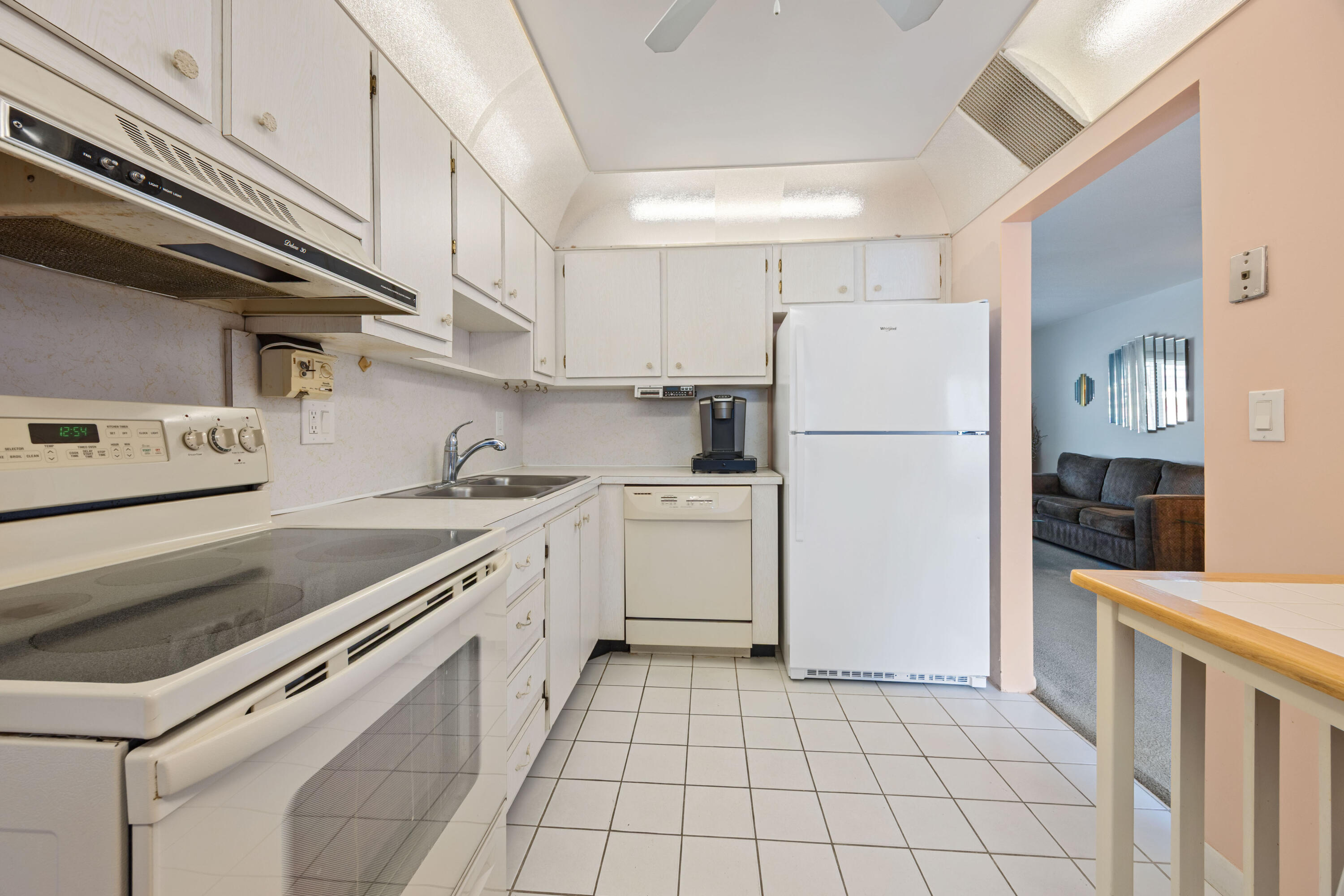 1828 Southwest 17th Street Boynton Beach, FL 33426 - Photo 7 of 21 Kitchen