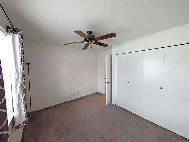 $2,150 | 205 Glasgow Lane, Unit V1, Schaumburg, IL 60107