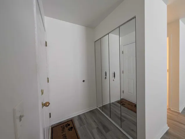 $2,150 | 205 Glasgow Lane, Unit V1, Schaumburg, IL 60107