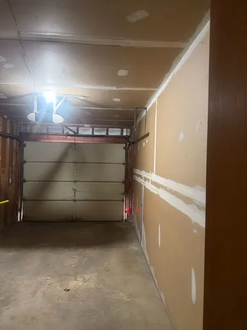 $2,150 | 205 Glasgow Lane, Unit V1, Schaumburg, IL 60107