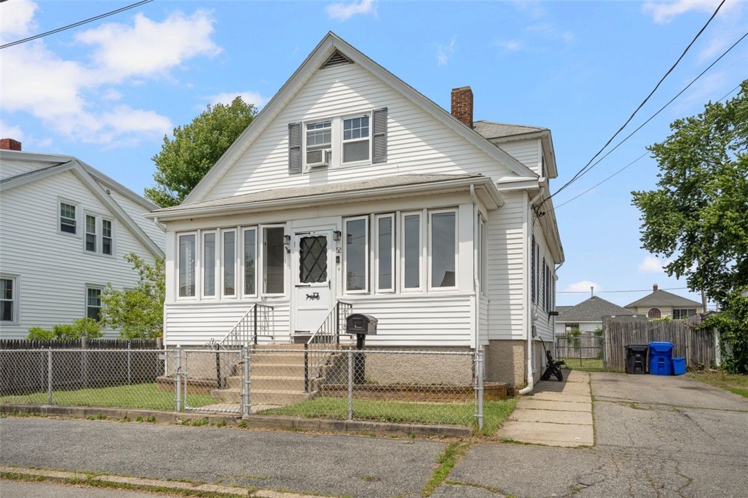 52 Dover Street Pawtucket, RI 02860 - Photo 2 of 31