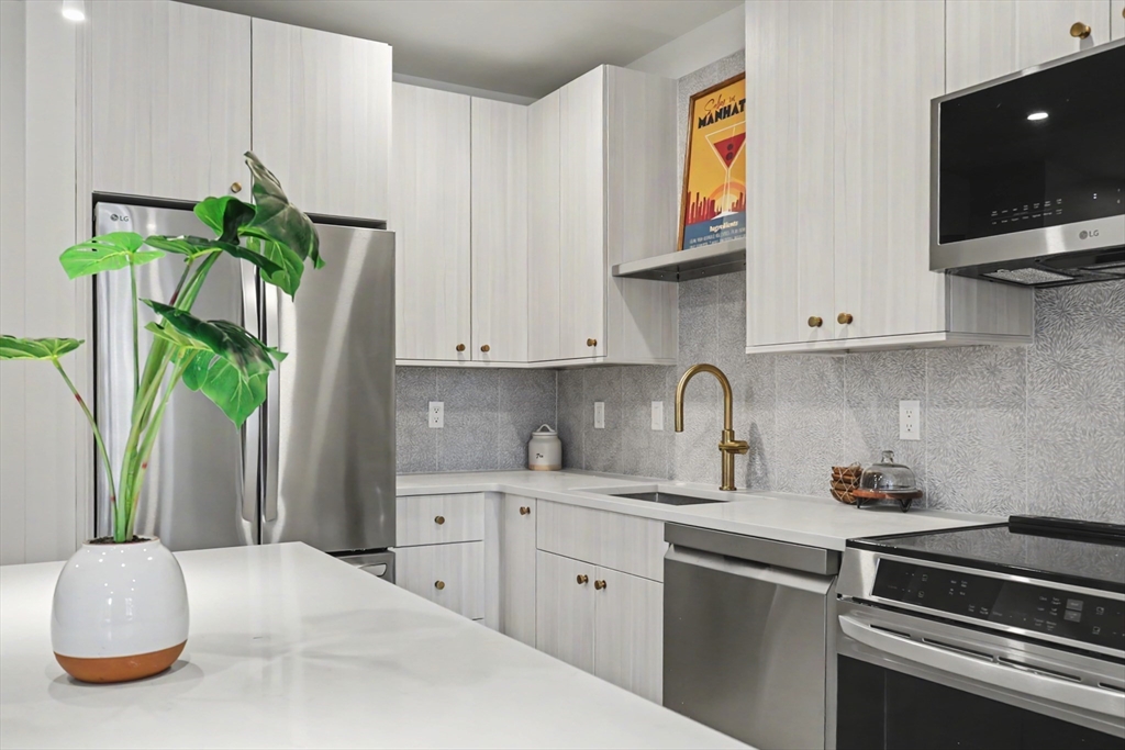 34 Oak Street, Unit 102 Boston, MA 02136 - Photo 23 of 29