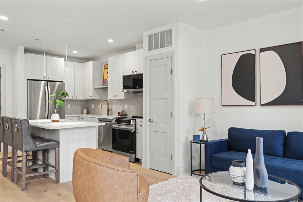 34 Oak Street, Unit 102 Boston, MA 02136 - Photo 10 of 29