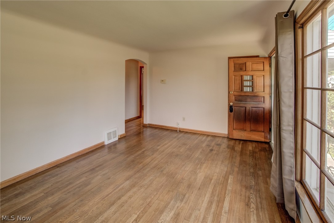 16320 Corkhill Road Maple Heights, OH 44137 - Photo 4 of 27