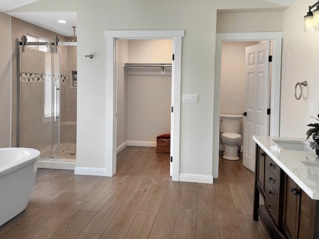 66-1515 Kawaihae Road Kamuela, HI 96743 - Photo 18 of 20 a bathroom with a sink and a toilet