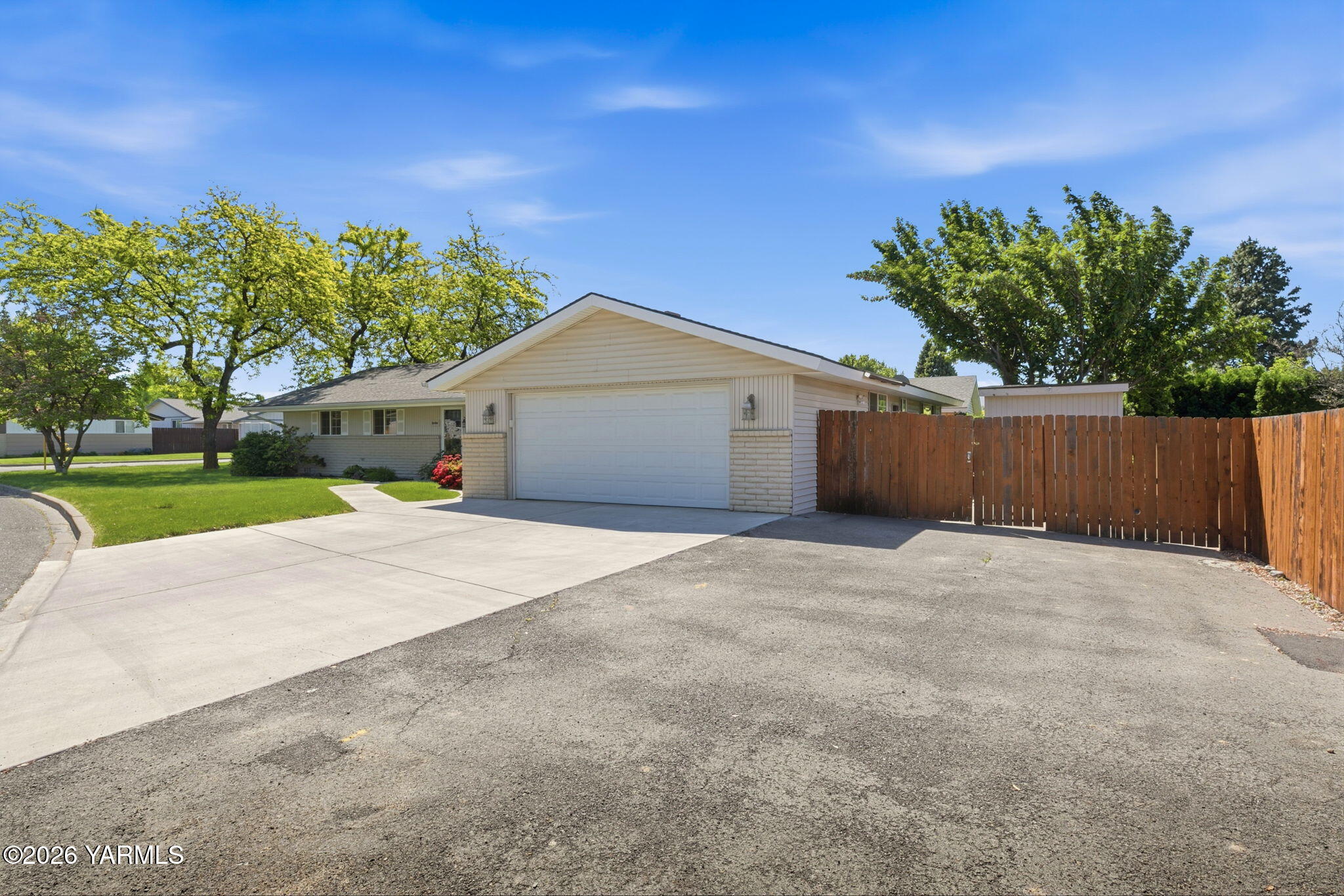 3606 Clinton Way Yakima, WA 98902 - Photo 2 of 30 3606 Clinton Way
