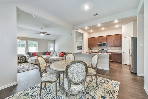 $2,500 | 19111 Friesian Stallion Drive, Tomball, TX 77377