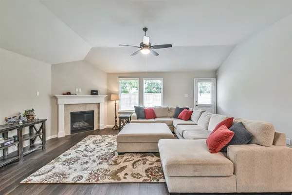 $2,500 | 19111 Friesian Stallion Drive, Tomball, TX 77377