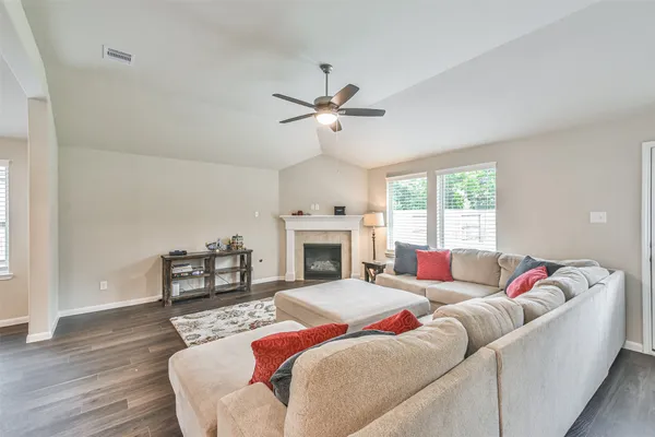 $2,500 | 19111 Friesian Stallion Drive, Tomball, TX 77377