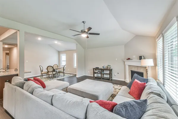 $2,500 | 19111 Friesian Stallion Drive, Tomball, TX 77377