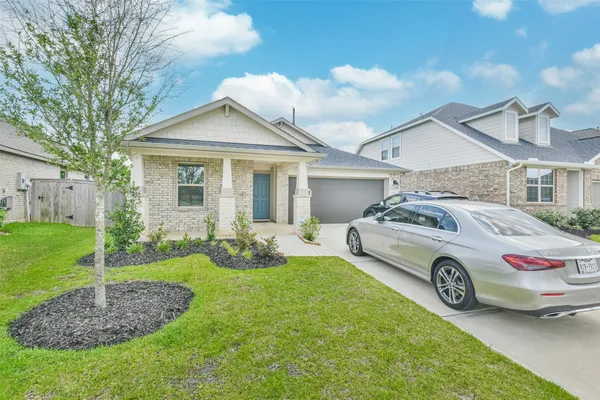 $2,500 | 19111 Friesian Stallion Drive, Tomball, TX 77377