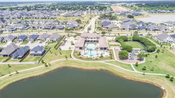 $2,500 | 19111 Friesian Stallion Drive, Tomball, TX 77377