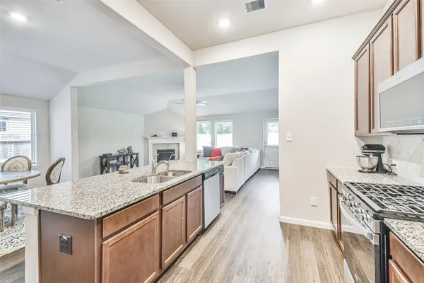 $2,500 | 19111 Friesian Stallion Drive, Tomball, TX 77377