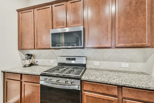 $2,500 | 19111 Friesian Stallion Drive, Tomball, TX 77377