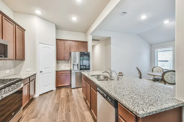 $2,500 | 19111 Friesian Stallion Drive, Tomball, TX 77377