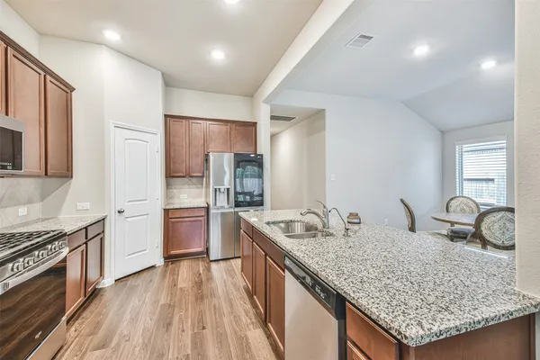 $2,500 | 19111 Friesian Stallion Drive, Tomball, TX 77377