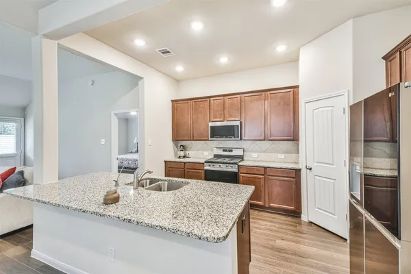 $2,500 | 19111 Friesian Stallion Drive, Tomball, TX 77377