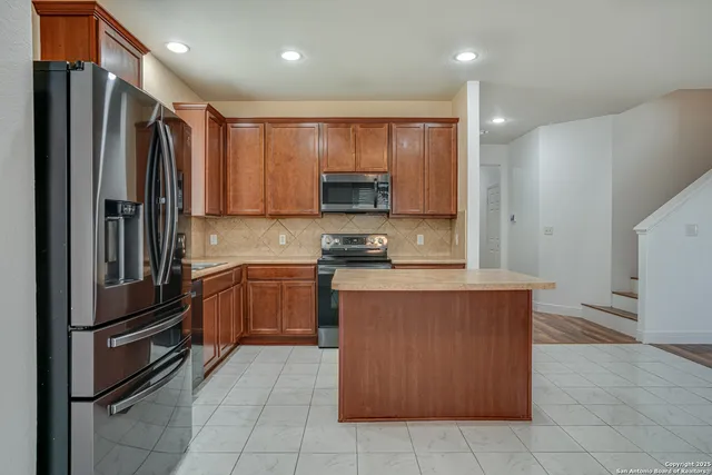 $2,100 | 11905 Fieldcrest Run, San Antonio, TX 78254