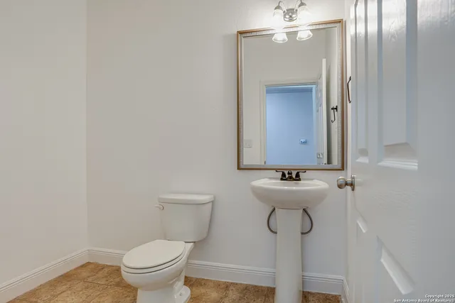 $2,100 | 11905 Fieldcrest Run, San Antonio, TX 78254