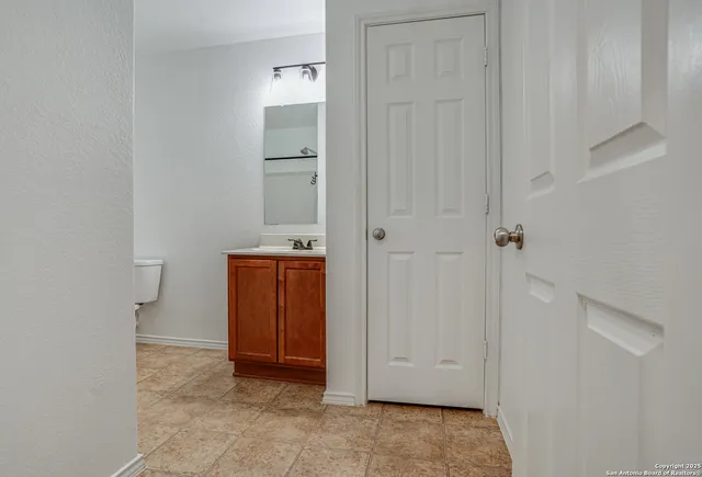 $2,100 | 11905 Fieldcrest Run, San Antonio, TX 78254