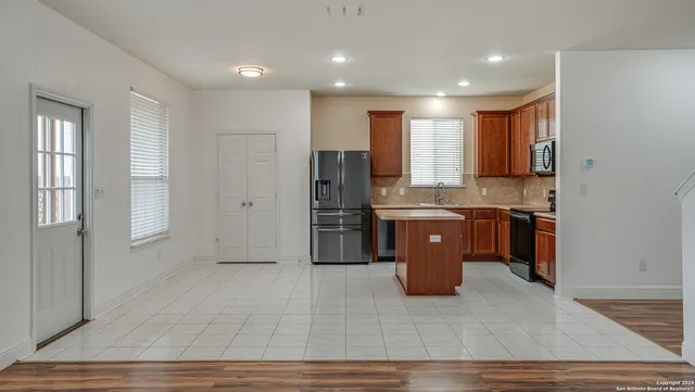 $2,100 | 11905 Fieldcrest Run, San Antonio, TX 78254