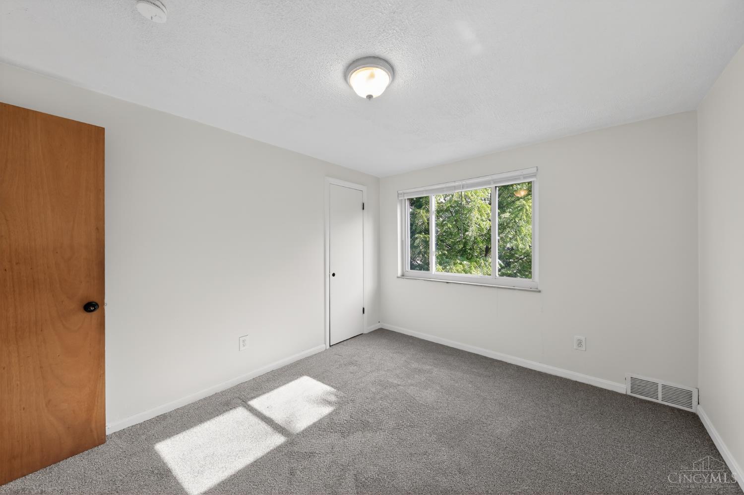 2505 Rack Court Cincinnati, OH 45239 - Photo 21 of 31