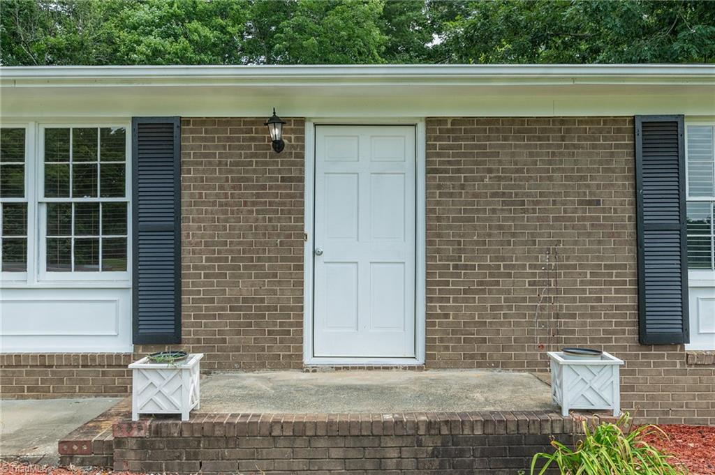 389 Chaney Road Asheboro, NC 27205 - Photo 8 of 37 Gallery Image 8