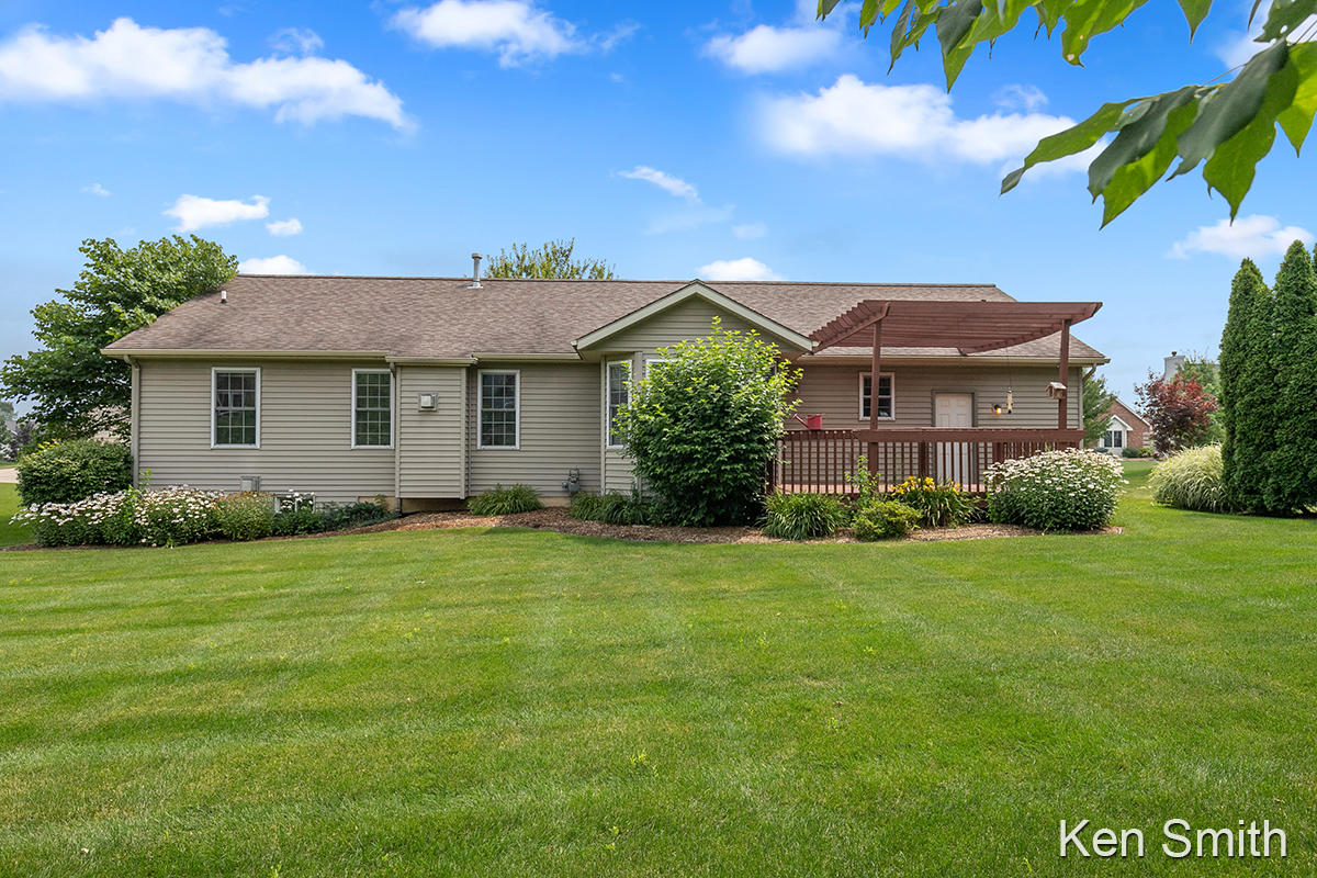 8231 Hunting Court Jenison, MI 49428 - Photo 29 of 33 IMG_1028